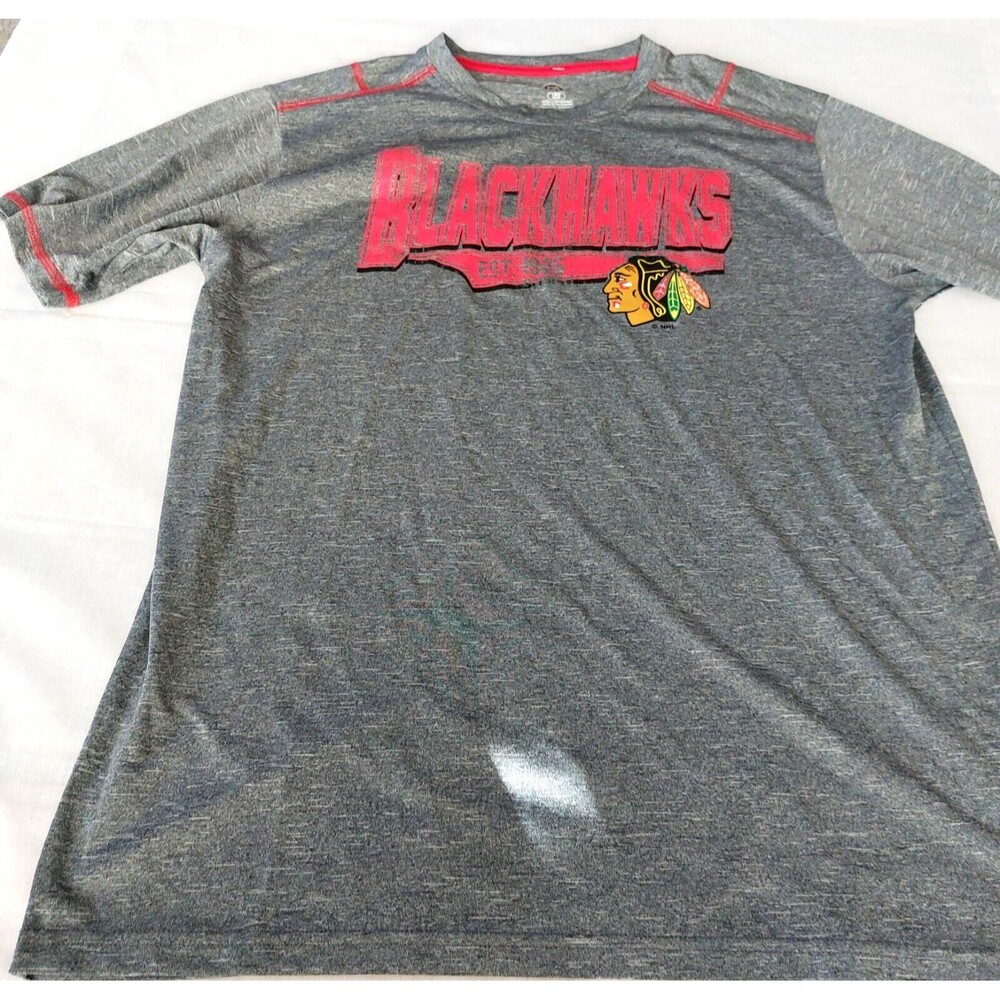 NHL Official Chicago Blackhawks T-Shirt Men’s Large NHL Hockey Gray Short Sleeve